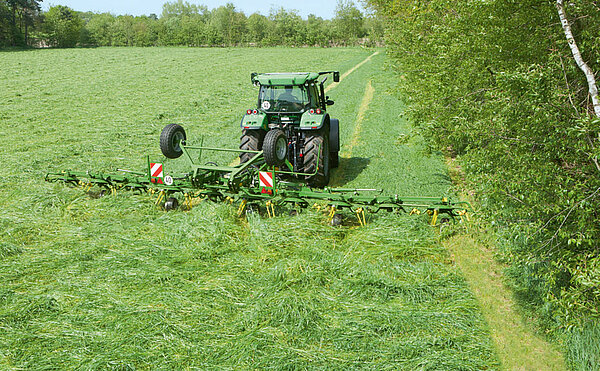 Il dispositivo di spargimento a bordo campo