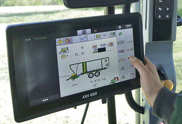 The ­KRONE on-board electronics and operating terminals