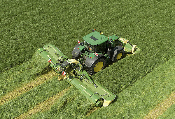 EasyCut B 1050 CV BSS und B 880 CV BSS – Mähkombinationen mit CV Aufbereiter und Querförderschnecken