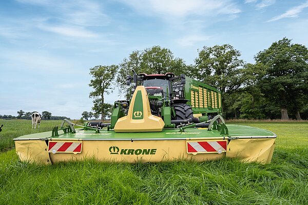 EasyCut F 400 und F 400 CV – Mit CV Aufbereiter oder Schwadschnecke