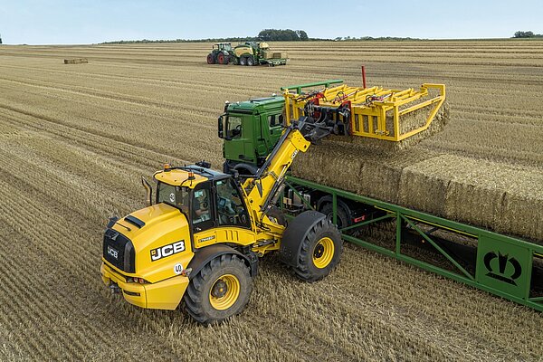 Colocación de pacas a medida