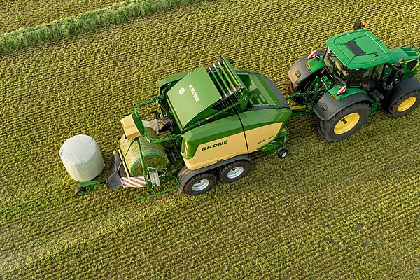 La combinación de empacadora-encintadora semivariable ComPack CF 155 XC Pro