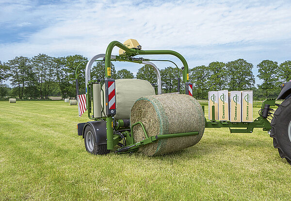 Collecting bales