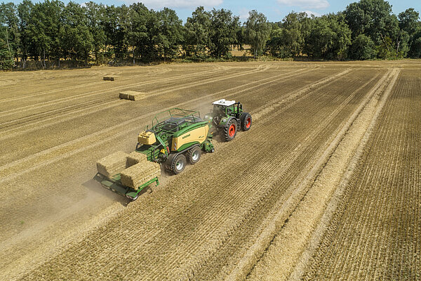 El agrupador de pacas KRONE BaleCollect