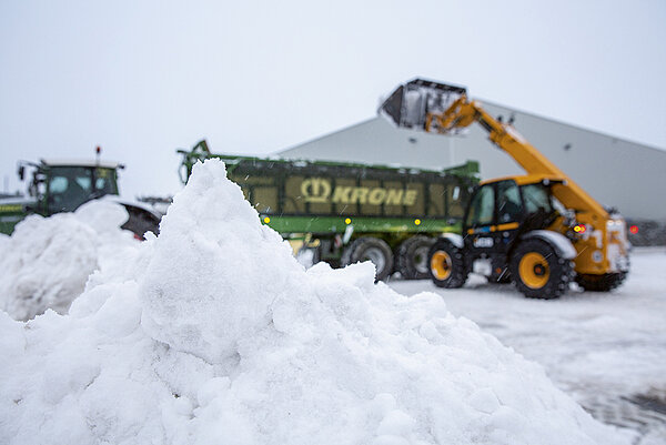 Schnee und Stroh