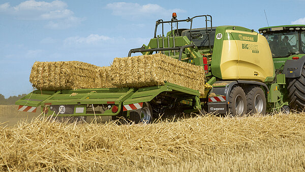 Der KRONE BaleCollect Ballensammelwagen