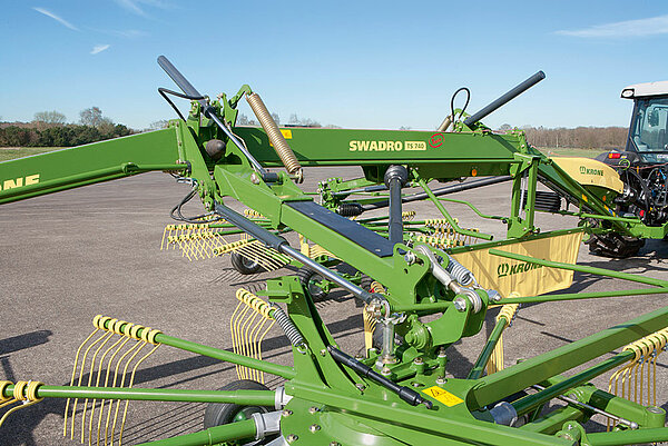 Quick changeover to twin swathing