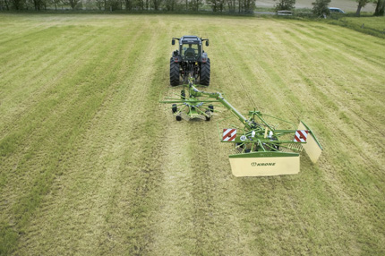 Swathing all material to the right, forming one single swath